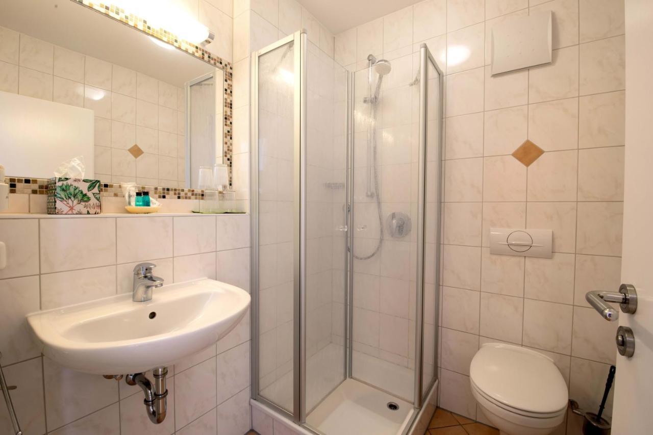 Gasthaus Hotel Ostermeier Attenkirchen ภายนอก รูปภาพ