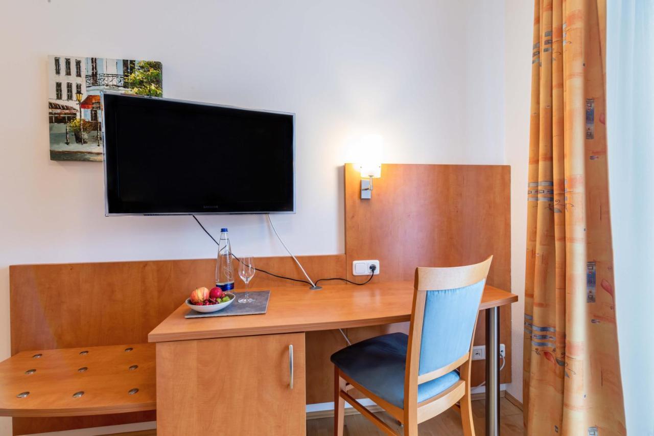 Gasthaus Hotel Ostermeier Attenkirchen ภายนอก รูปภาพ